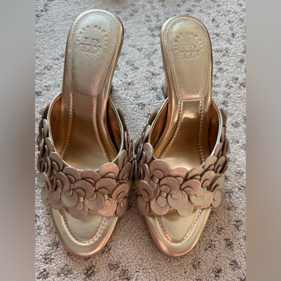 Vince Camuto Shoes - NEW VINCE CAMUTO x Laura Beverlin Rose mule slide light gold -Size 10